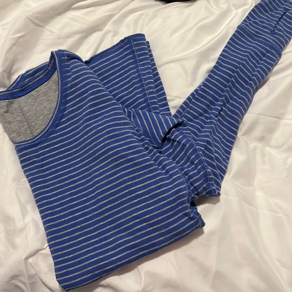 lululemon reversible long sleeve shirt. Great for layering!